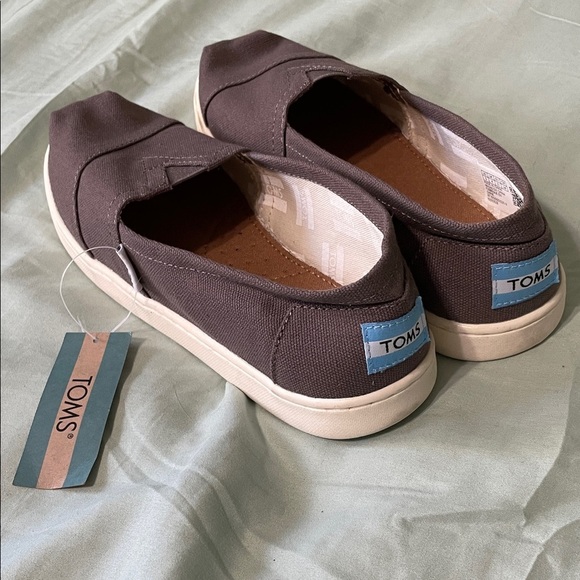 Toms Shoes - NWT TOMS Women’s Youth Alpargata Ash Canvas Slip-Ons Size 5
